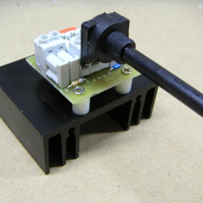 CIRCUITO UNIVERSAL DE REGULACIÓN DE TENSIÓN